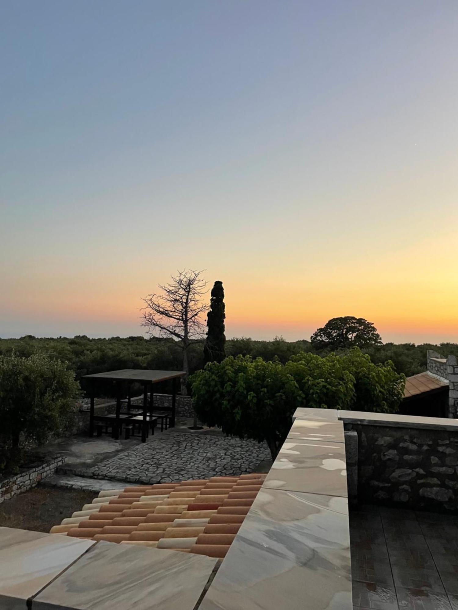 Torre Di Maina Hébergement de vacances Charouda